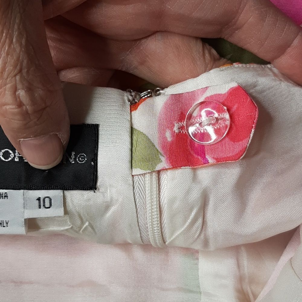 Donna Morgan Floral 100% Silk Fully Lined Capris - Picture 6 of 13